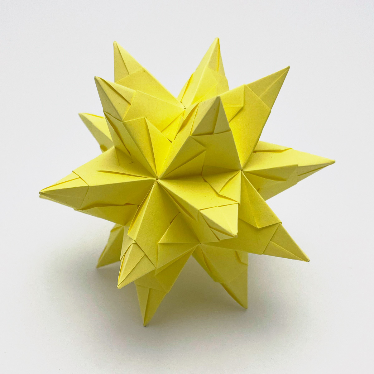 Model: Bascetta Star, designed by Paolo Bascetta, folded and photographed by Stephanie Gruschka