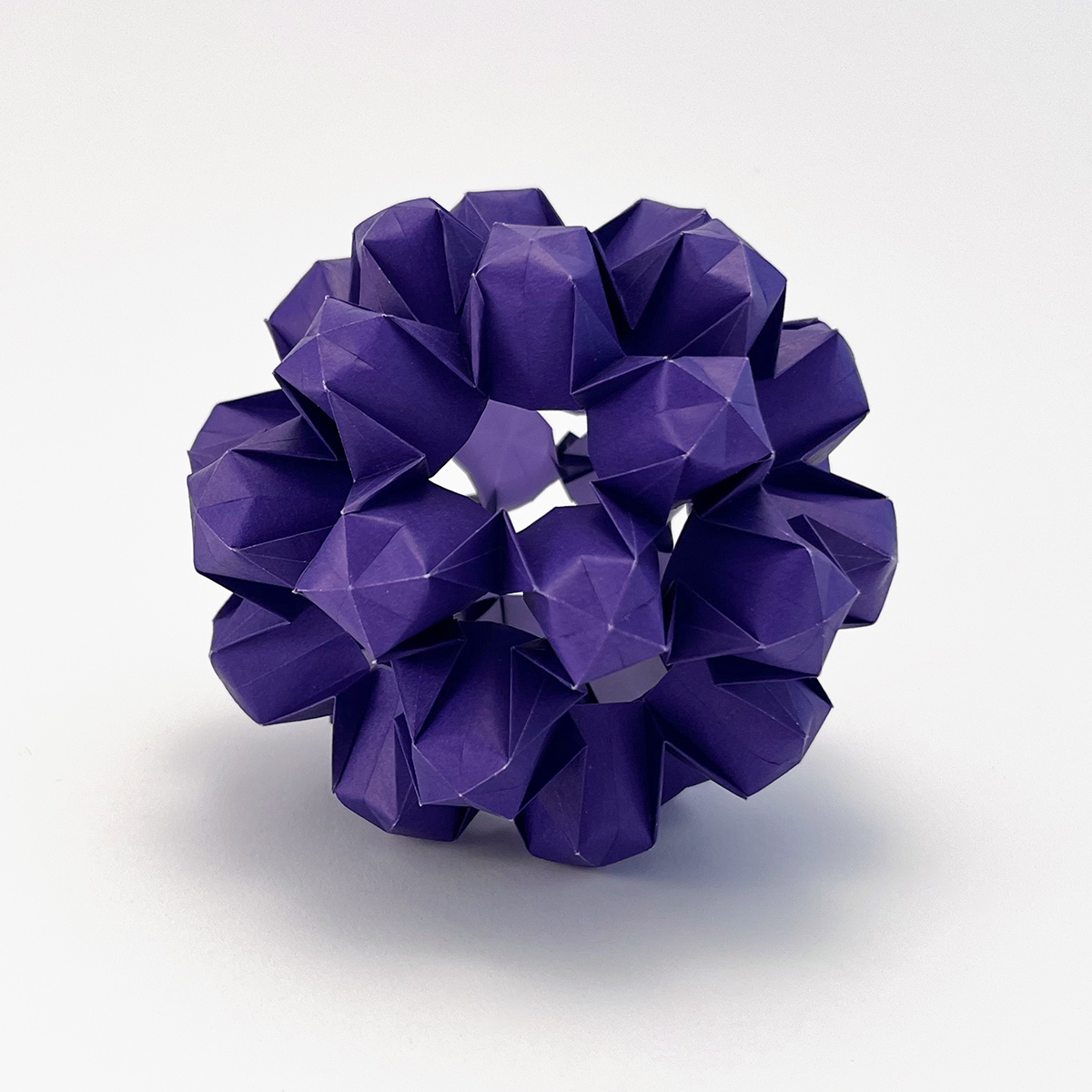 Model: Reflection (30 units) designed by Joseph Hwang folded and photographed by Stephanie Gruschka