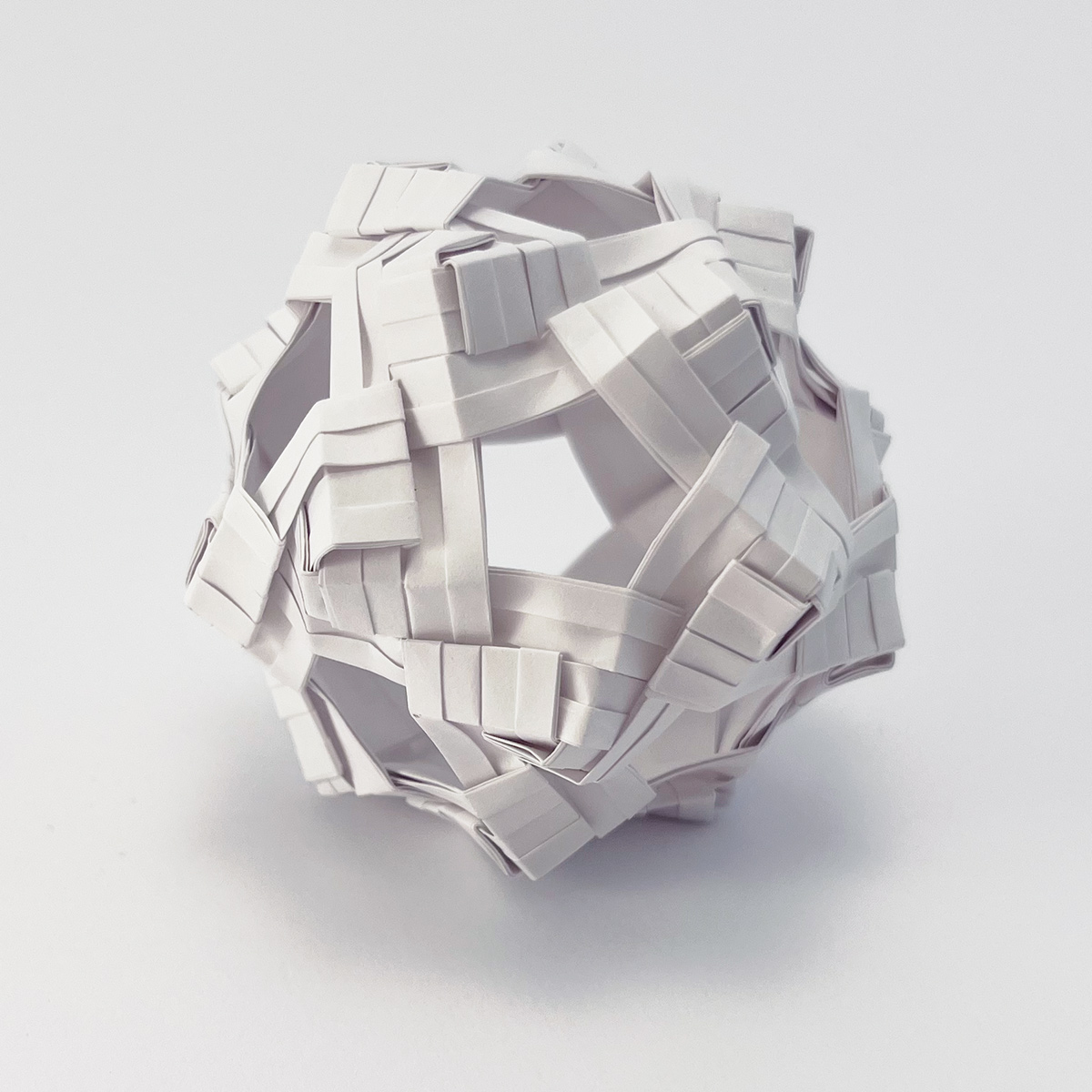 Model: Sphinx (30 Units) designed by Joseph Hwang folded and photographed by Stephanie Gruschka